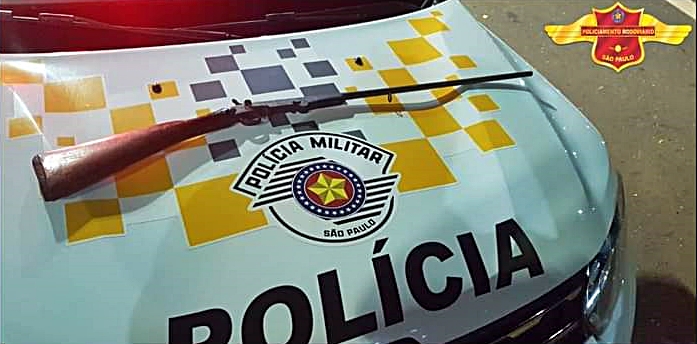 Policiamento Rodoviário prende indivíduo em flagrante por porte ilegal de arma de fogo