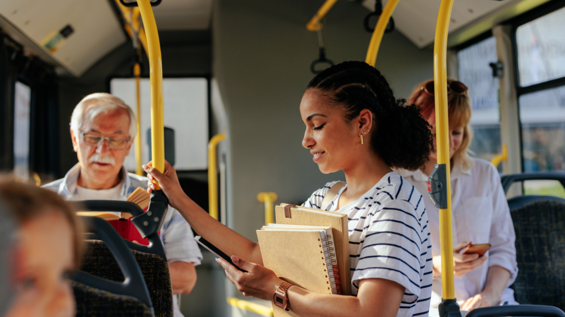 Em Taquaritinga: Vereadora propõe transporte para alunos do Centro de Estudos de Línguas