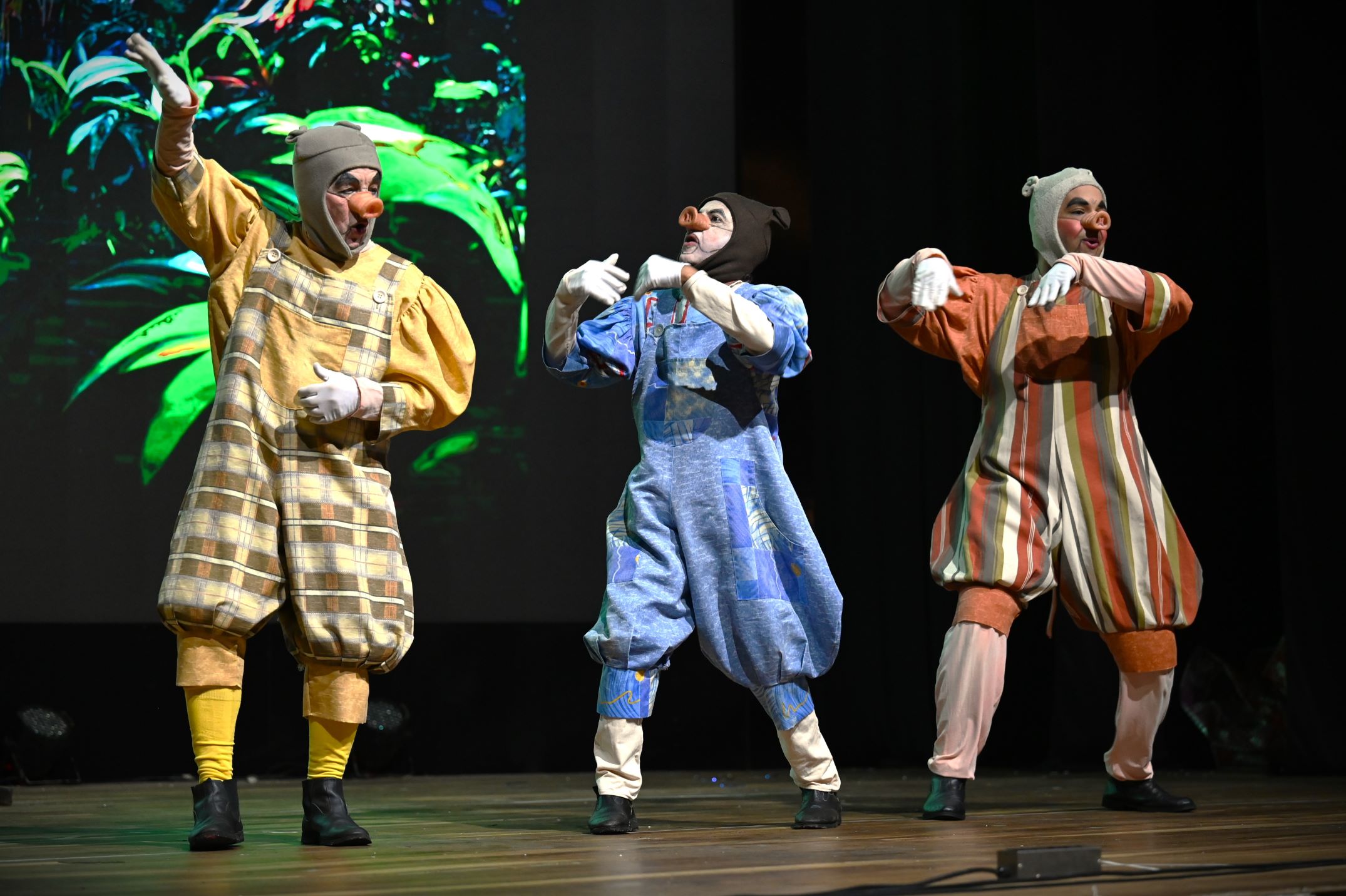 Sucesso: O Natal dos 3 Porquinhos encanta e emociona no Cine Teatro São Pedro