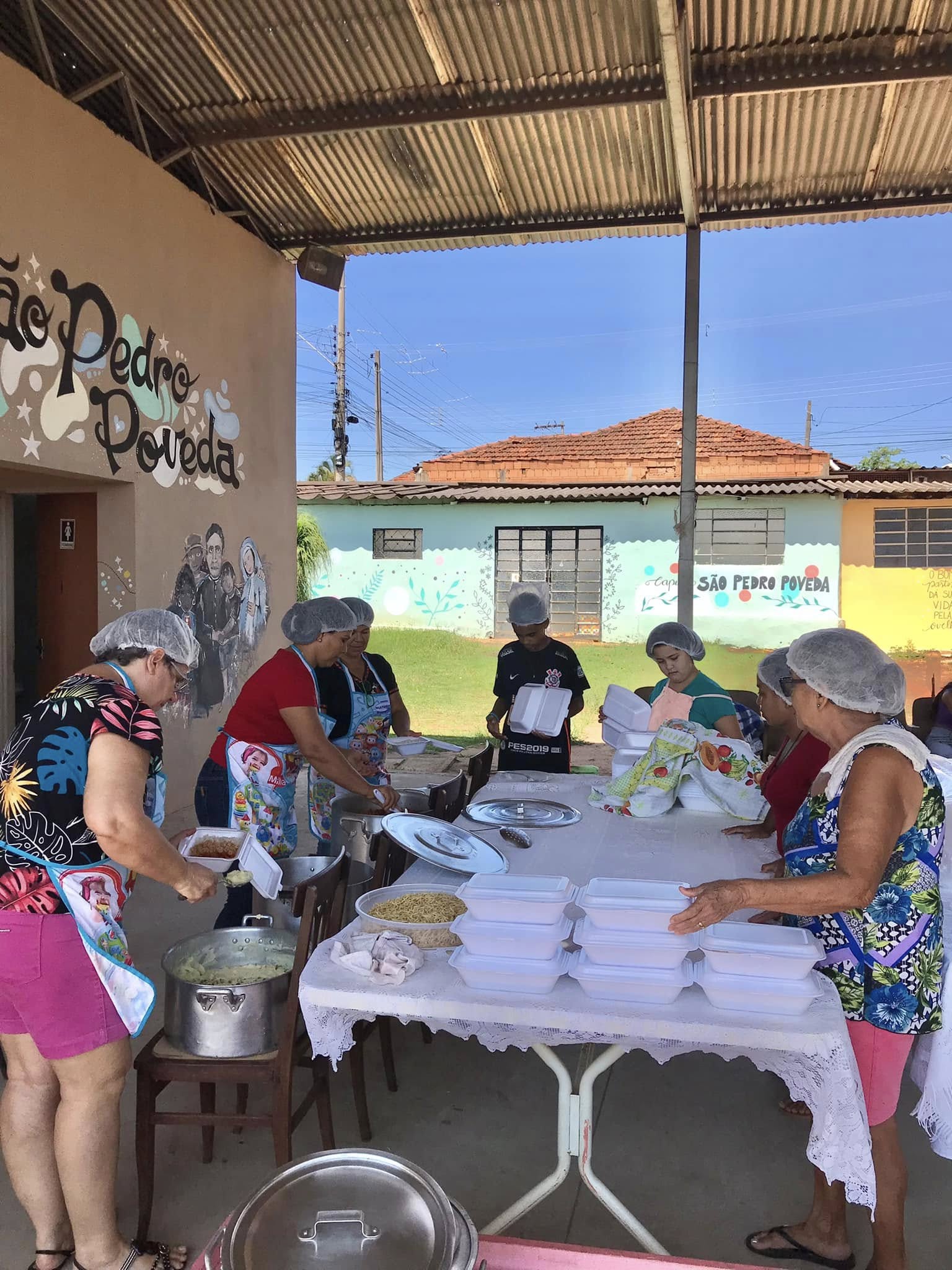 Projeto: ‘De Mãos Dadas’ distribui 120 marmitas em ação solidária de férias