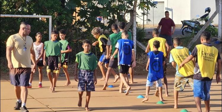 Futebol e inclusão social:  Projeto De Mãos Dadas incentiva jovens talentos em Taquaritinga