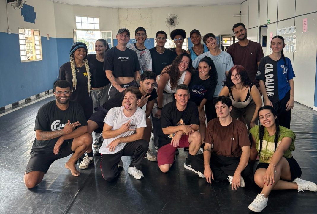 Vagas abertas à comunidade: Oficinas culturais gratuitas transformam o cenário artístico de Taquaritinga