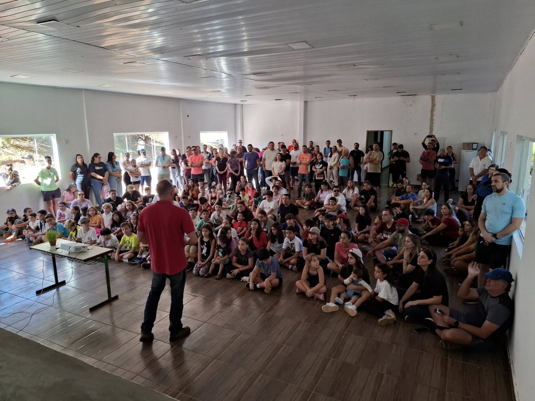 Plante com Propósito: Alunos celebram o Dia da Família com ação ambiental em Taquaritinga