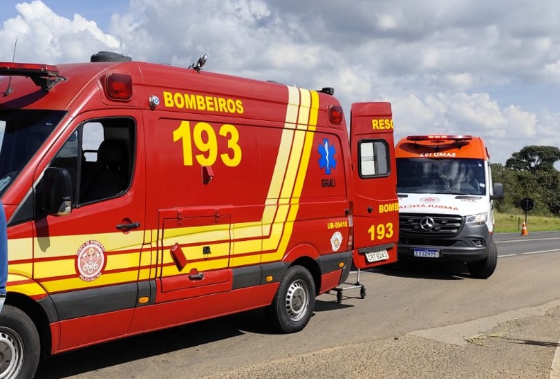 Atenção: Engavetamento entre caminhões paralisa Rodovia Brigadeiro Faria Lima e deixa ferido preso nas ferragens