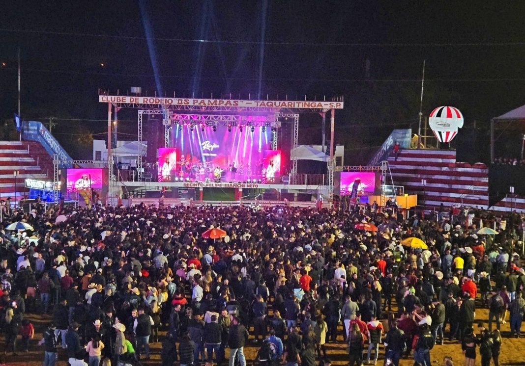 Energia contagiante: Festa do Peão de Taquaritinga começa show de Lauana Prado