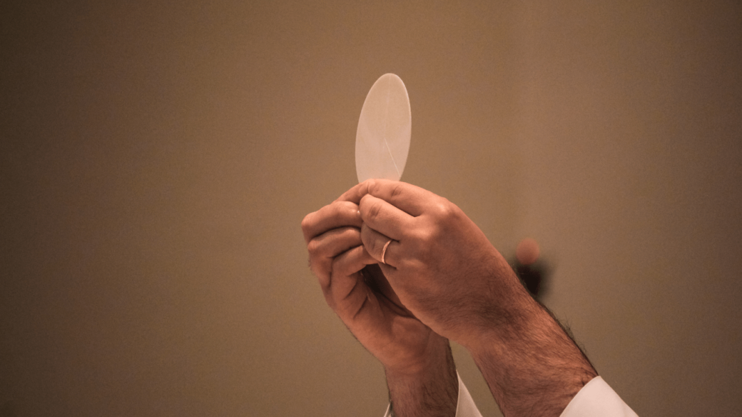Celebre com fé: Missa abre a 42ª Festa do Peão de Taquaritinga