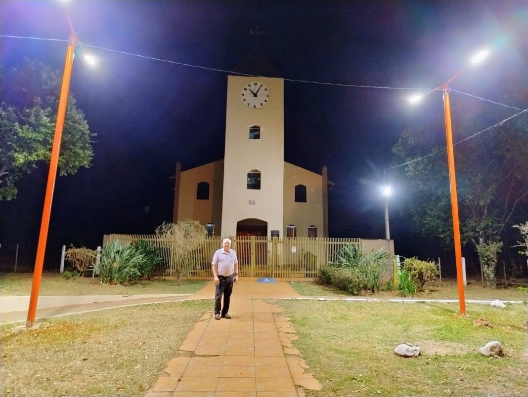 Em Santa Ernestina: Praça ganha nova iluminação e mais segurança