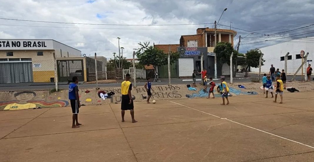 Mobilize-se pelo esporte: Projeto De Mãos Dadas transforma manhã de domingo em treino, solidariedade e esperança