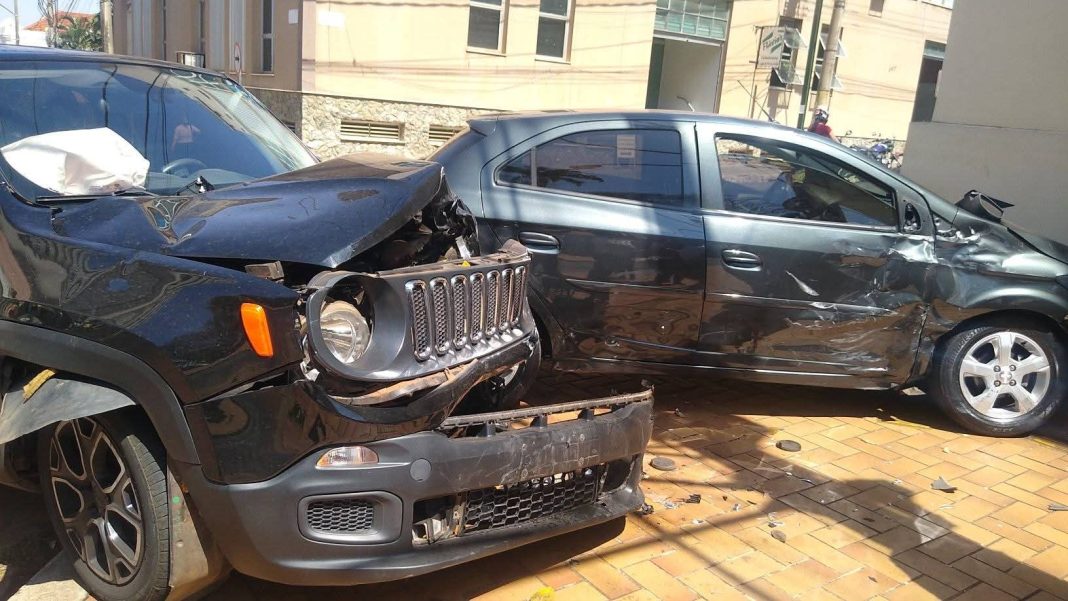 Ponto nevrálgico: Mais um acidente na esquina do Cine São Pedro reacende debate sobre segurança no trânsito em Taquaritinga