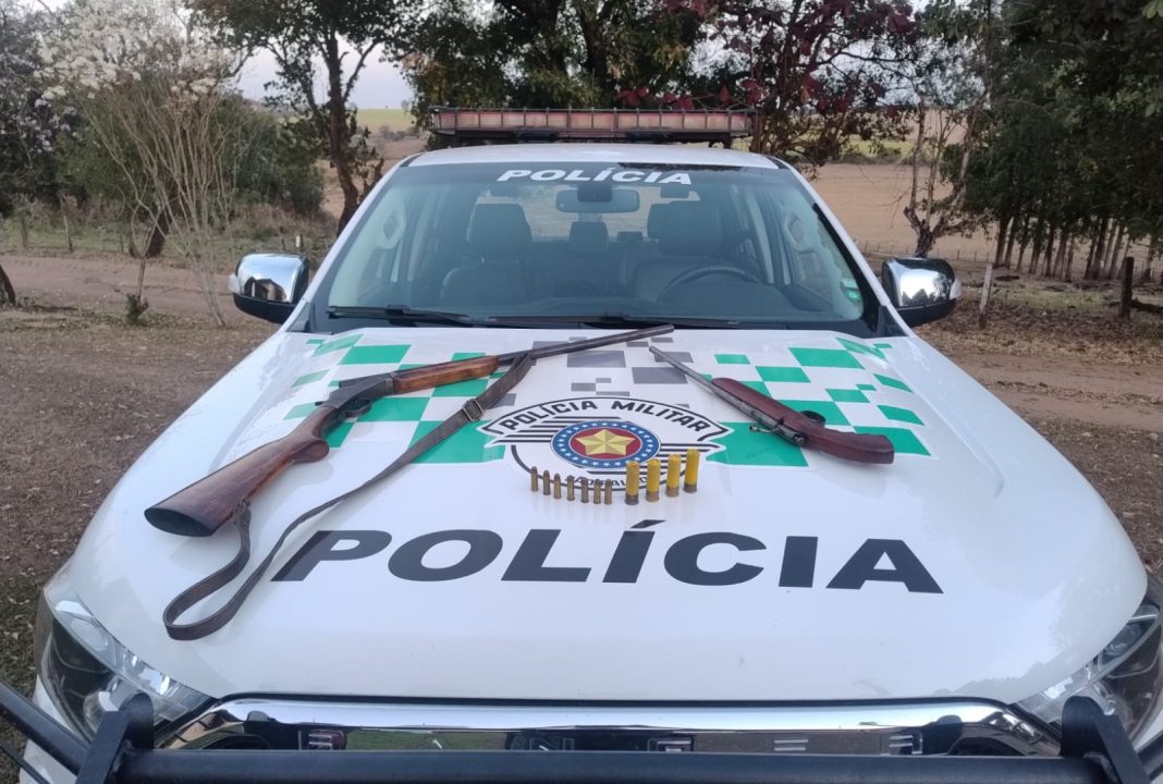 Na região: Polícia Militar Ambiental prende homem por posse ilegal de armas e cativeiro de ave silvestre