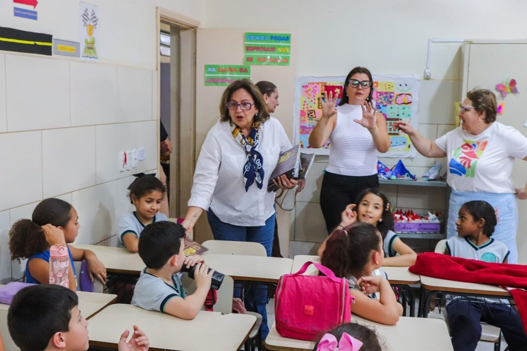 SESI-SP Alunos do 1º e 2º anos recebem livros do programa ‘Para Ler e Crescer’ em Taquaritinga