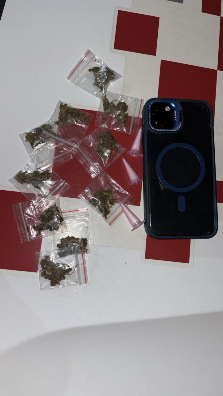 Patrulhamento preventivo: Polícia apreende drogas em patrulhamento no bairro Rosa Bedran, em Taquaritinga