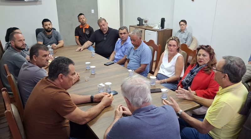 Diálogo que fortalece: Prefeito e vereadores participam de reunião em busca de soluções para Taquaritinga