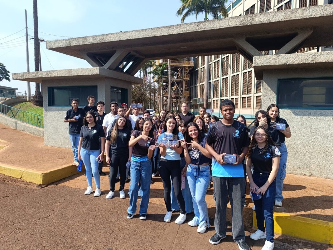 Em parceria com a ABAG: Alunos da Escola Francisco Silveira Coelho realizam visita técnica à Usina São Francisco