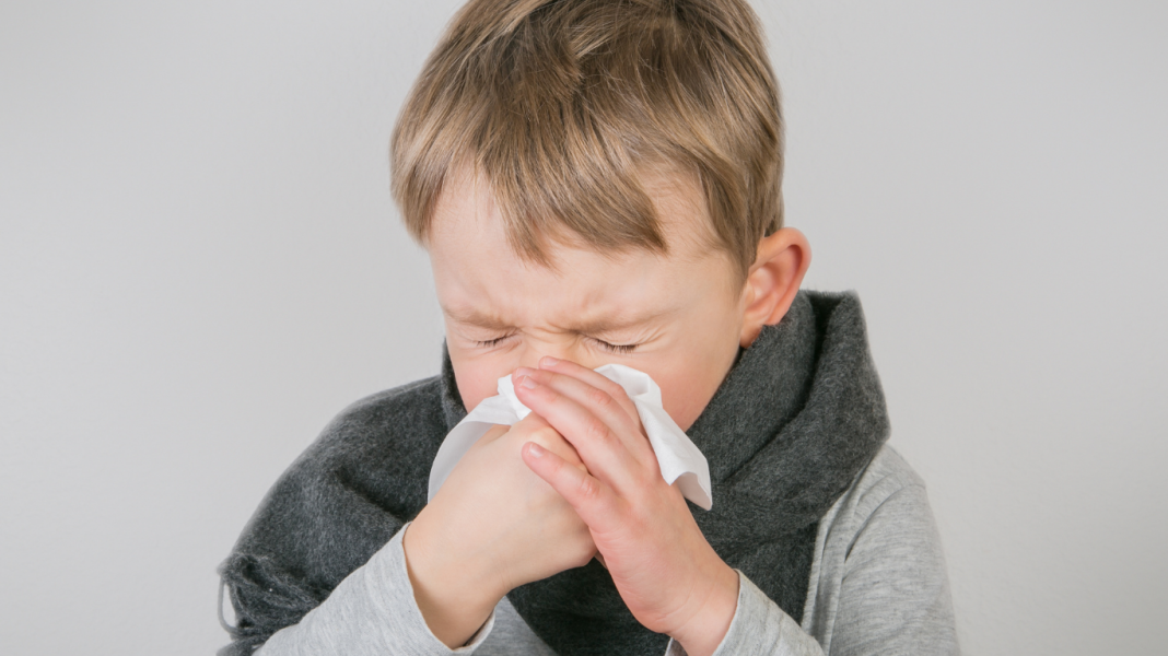 Primavera é período de atenção redobrada: Casos de gripe em crianças aumentam na primavera e especialistas reforçam importância da vacinação