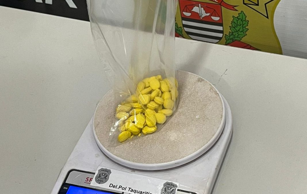 Em Taquaritinga: Homem é preso em flagrante por tráfico de drogas durante bloqueio policial