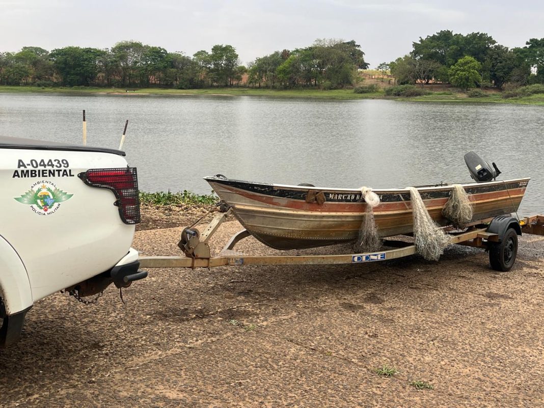 Na região: Polícia Ambiental flagra pescadores em ação irregular no Rio Tietê