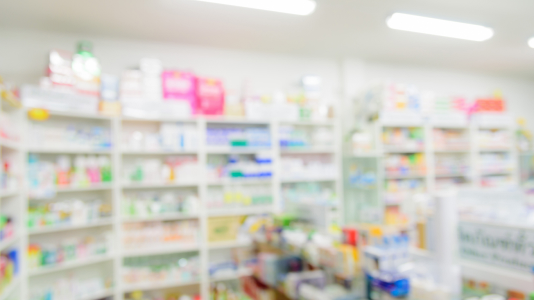 Mercado de trabalho: Farmácia anuncia novas contratações e abre vagas para balconista e serviços gerais