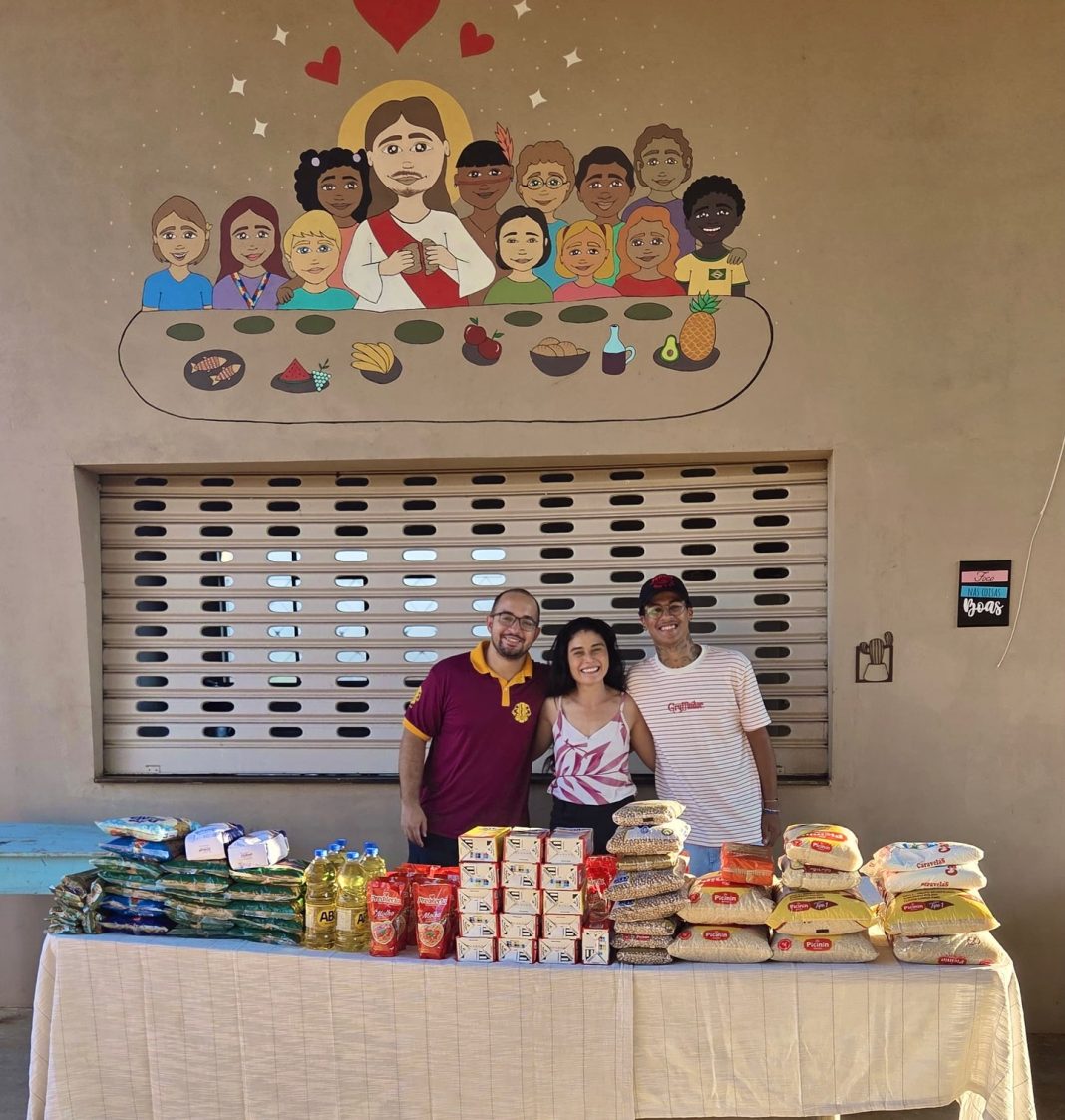 ‘De Mãos Dadas’: Projeto recebe doação de alimentos do Leo Club de Taquaritinga