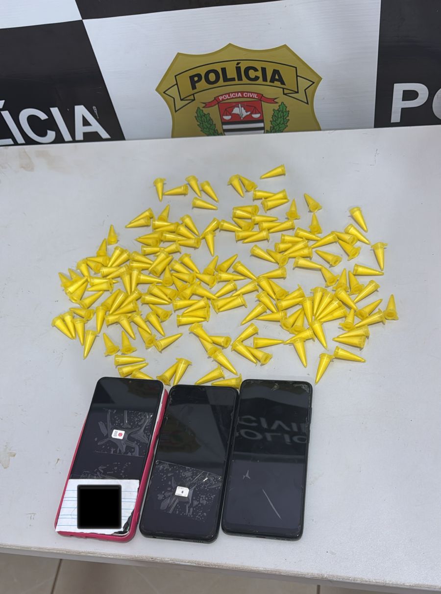 Após informações: Polícia Civil prende homem procurado e flagra tráfico de drogas