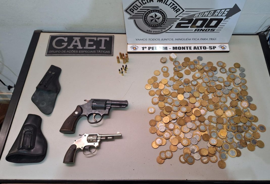 Em Monte Alto: GCM e PM prendem suspeito de furto e recuperam armas enterradas