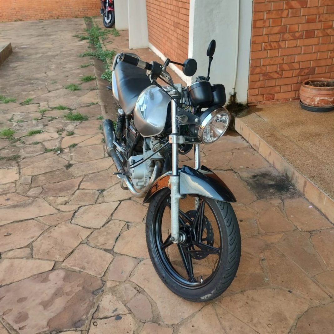 Abordagem e fuga inicial: Motociclista é detido em Taquaritinga por circulação de motocicleta com licenciamento vencido