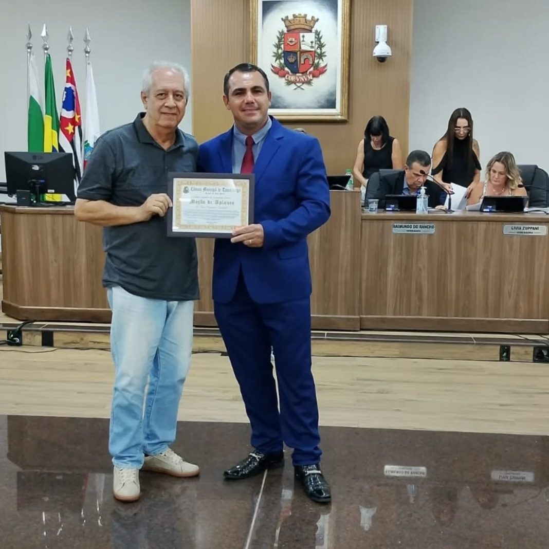 Moção de Aplausos: Câmara de Taquaritinga homenageia radialista Zé Lucenti por trajetória de quase cinco décadas na comunicação