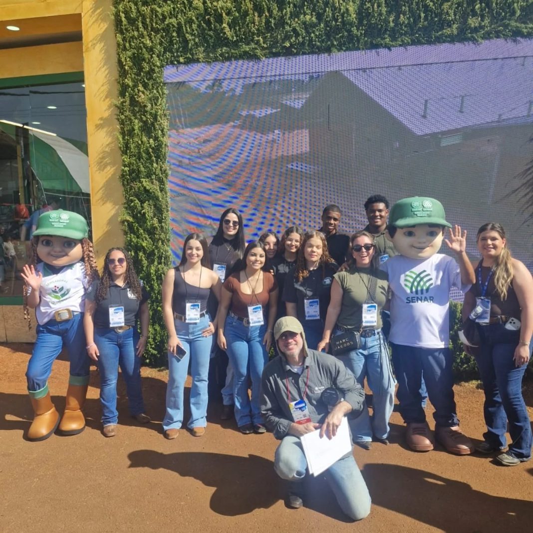 Em Ribeirão Preto: Alunos de cursos técnicos da Escola ‘Francisco Silveira Coelho’ participam da Agrishow 2026