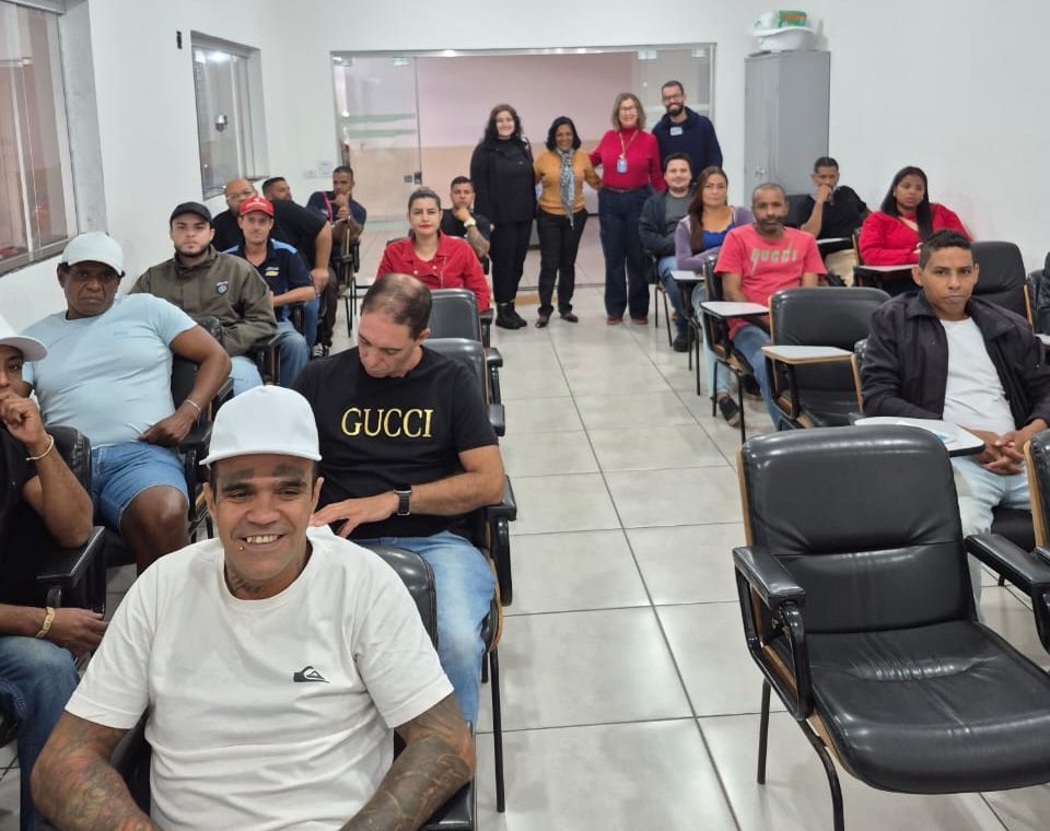 Aprendizado e qualificação: Curso gratuito de empreendedorismo reúne participantes no Fundo Social de Taquaritinga em parceria com o Sebrae