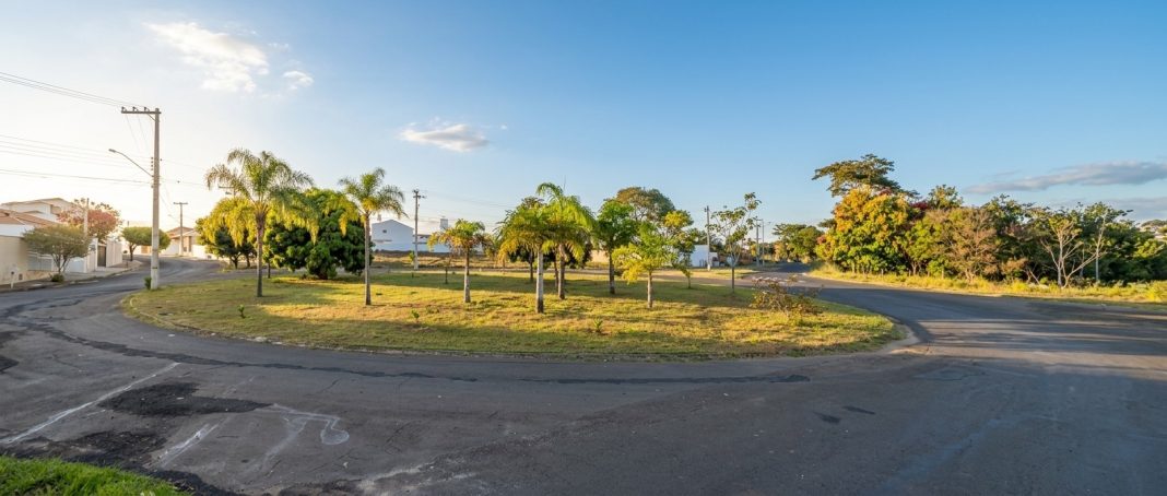 Homenagem: Rotatória no Parque Residencial Laranjeiras III recebe nome de Alexandre Augusto de Camargo Lima