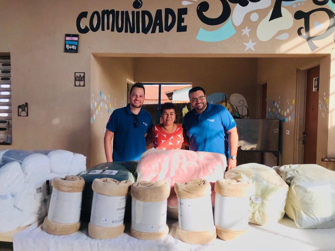 ‘De Mãos Dadas’: Projeto recebe doação de cobertores e reforça rede de solidariedade em Taquaritinga