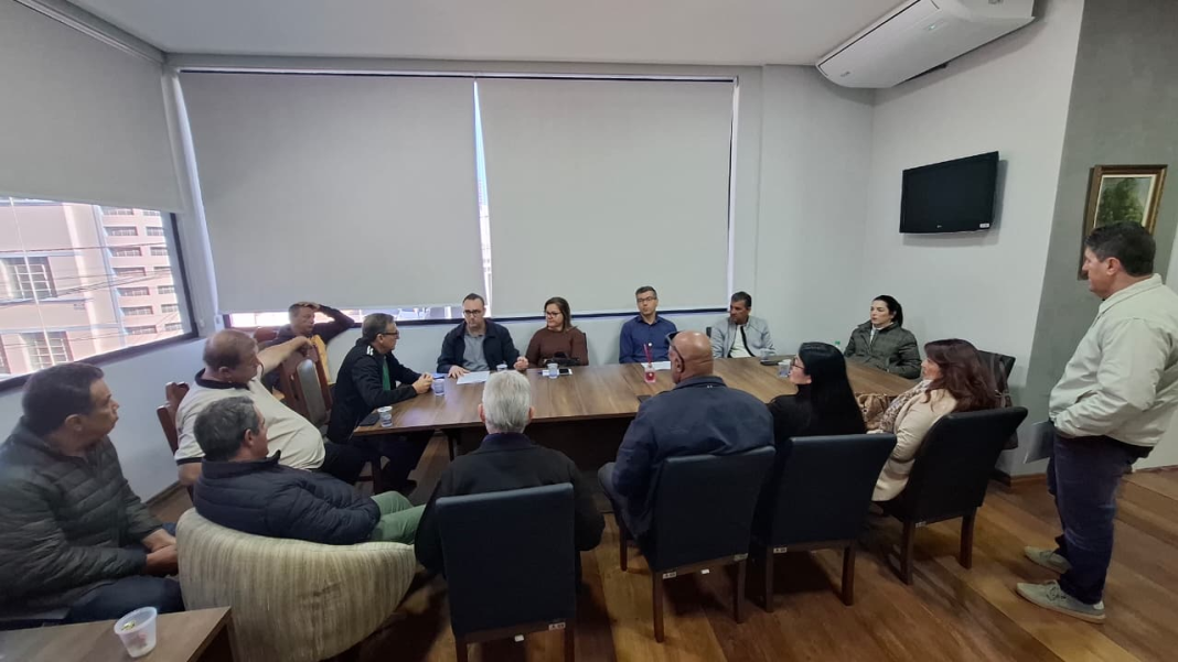 Em Taquaritinga: Debate sobre redução das RPVs reúne vereadores, OAB e representantes da Prefeitura