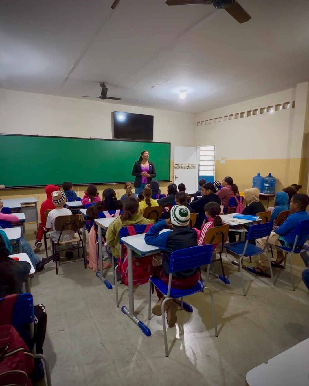 Vida saudável: Diretora de Esportes de Taquaritinga ministra palestra sobre saúde e esporte para alunos da Escola Mineo Rossi
