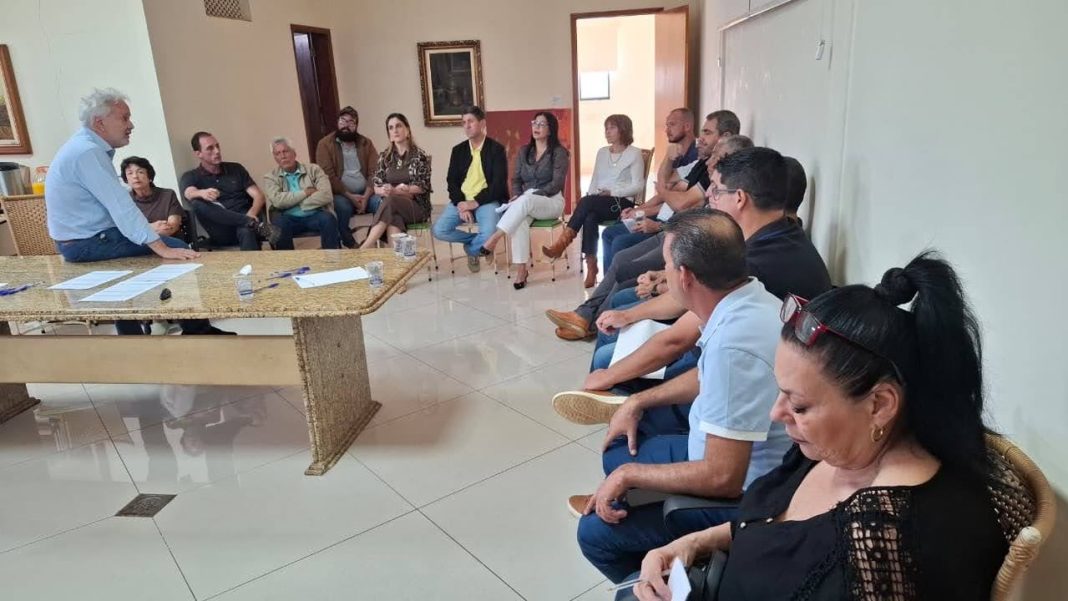 Gestão: Dr. Fulvio Zuppani busca reforçar transparência e aproximação com o Legislativo em reunião sobre as finanças do município