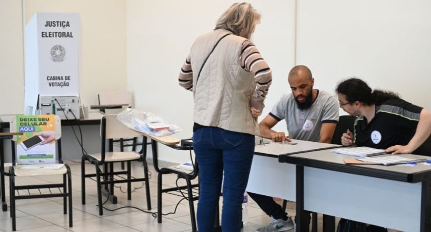 Eleições 2026: Mesárias e mesários iniciam treinamento para votação de outubro