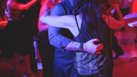 Em Taquaritinga: Clube Anos Dourados celebra 44 anos com grande baile ao som de Durval Neto