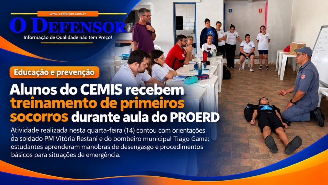 Educação e prevenção: Alunos do CEMIS recebem treinamento de primeiros socorros durante aula do PROERD